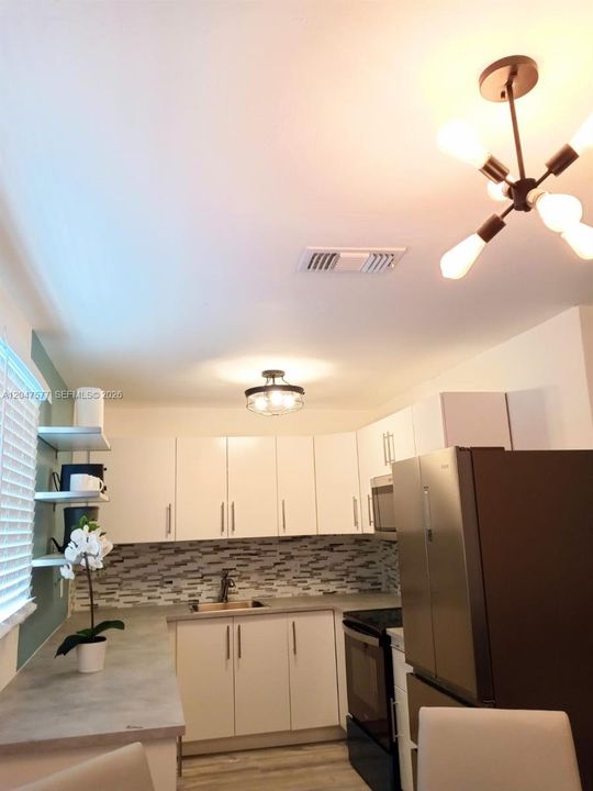 For Rent: $3,400 (4 beds, 1 baths, 1152 Square Feet)