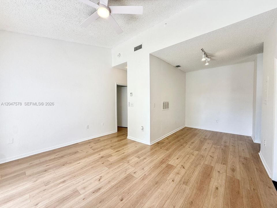 En Venta: $214,500 (1 camas, 1 baños, 628 Pies cuadrados)