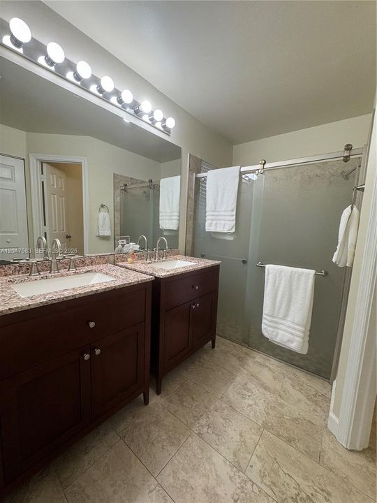 For Rent: $3,500 (2 beds, 2 baths, 1447 Square Feet)
