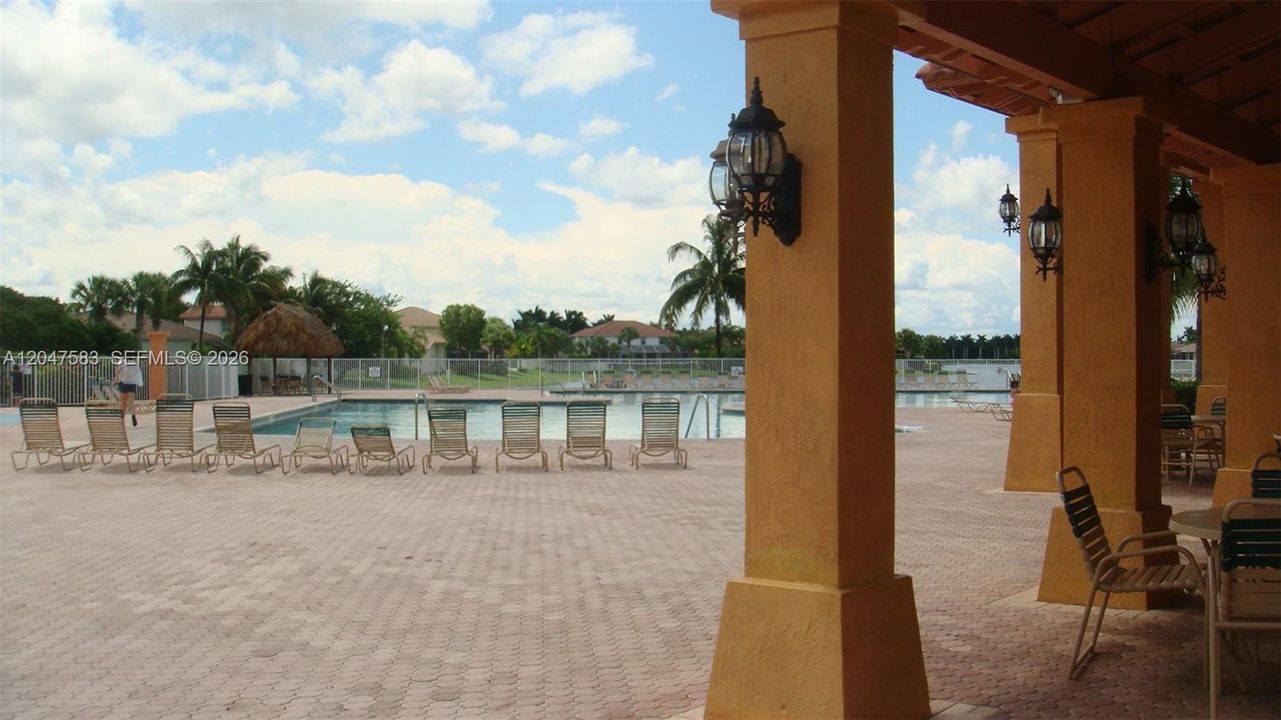 For Rent: $3,500 (2 beds, 2 baths, 1447 Square Feet)