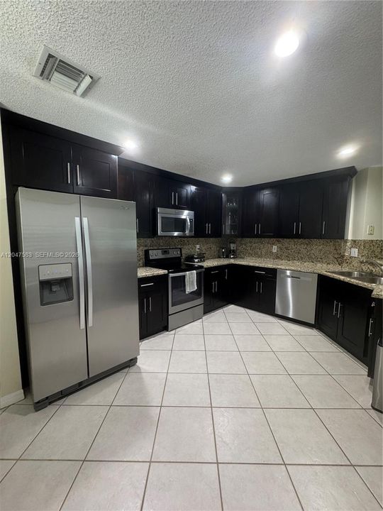 For Rent: $3,500 (2 beds, 2 baths, 1447 Square Feet)