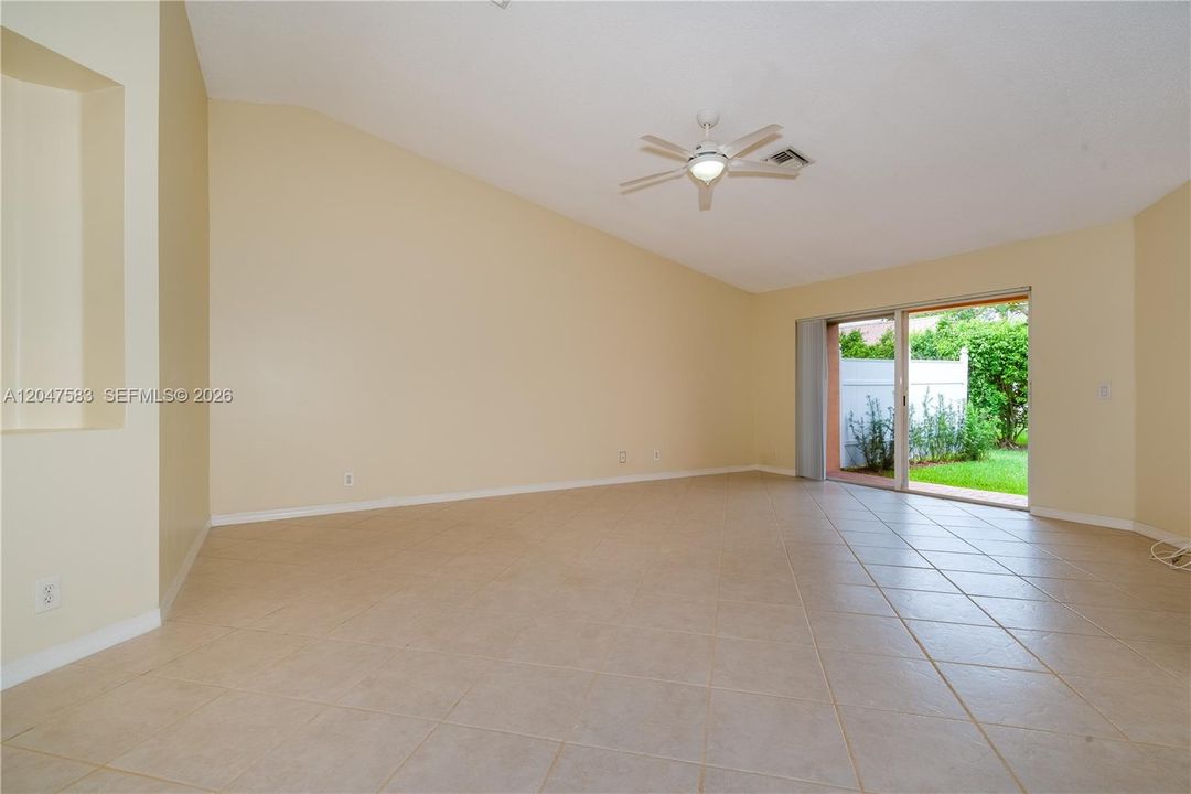 For Rent: $3,500 (2 beds, 2 baths, 1447 Square Feet)