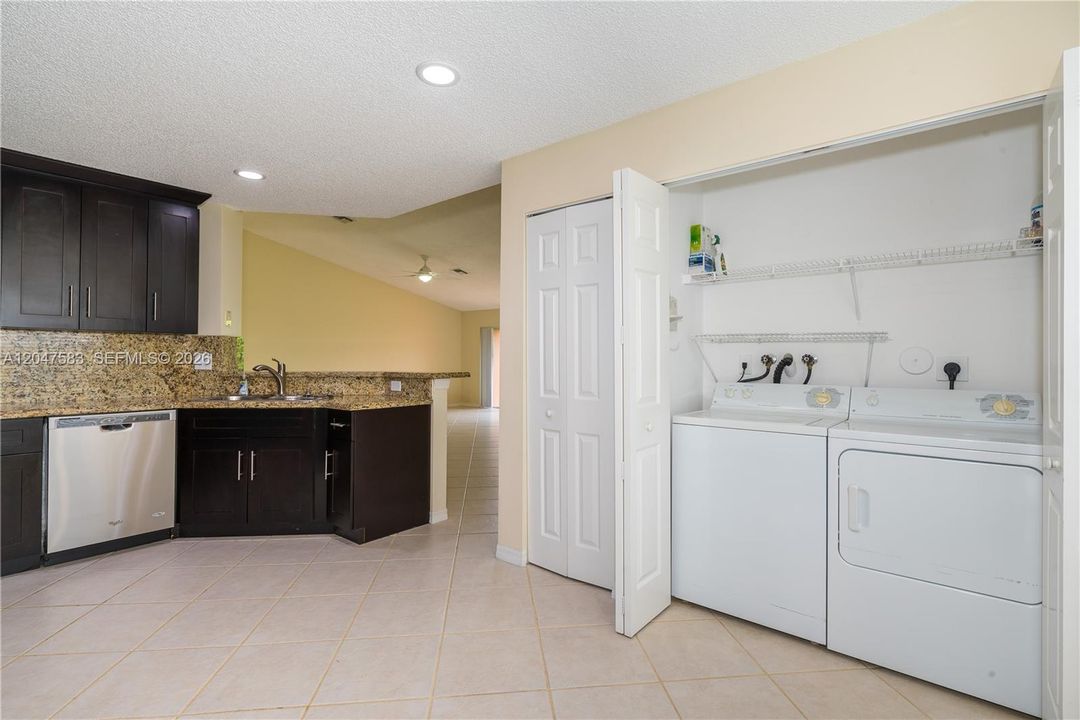 For Rent: $3,500 (2 beds, 2 baths, 1447 Square Feet)