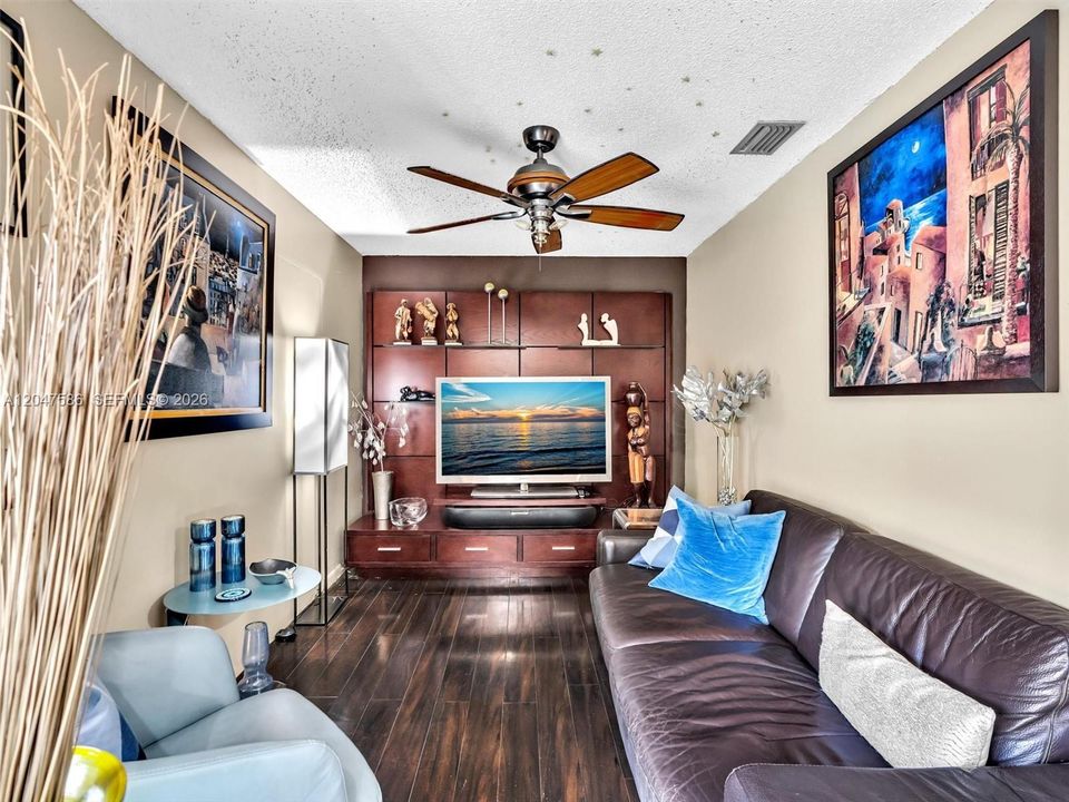 For Sale: $620,000 (2 beds, 3 baths, 1562 Square Feet)