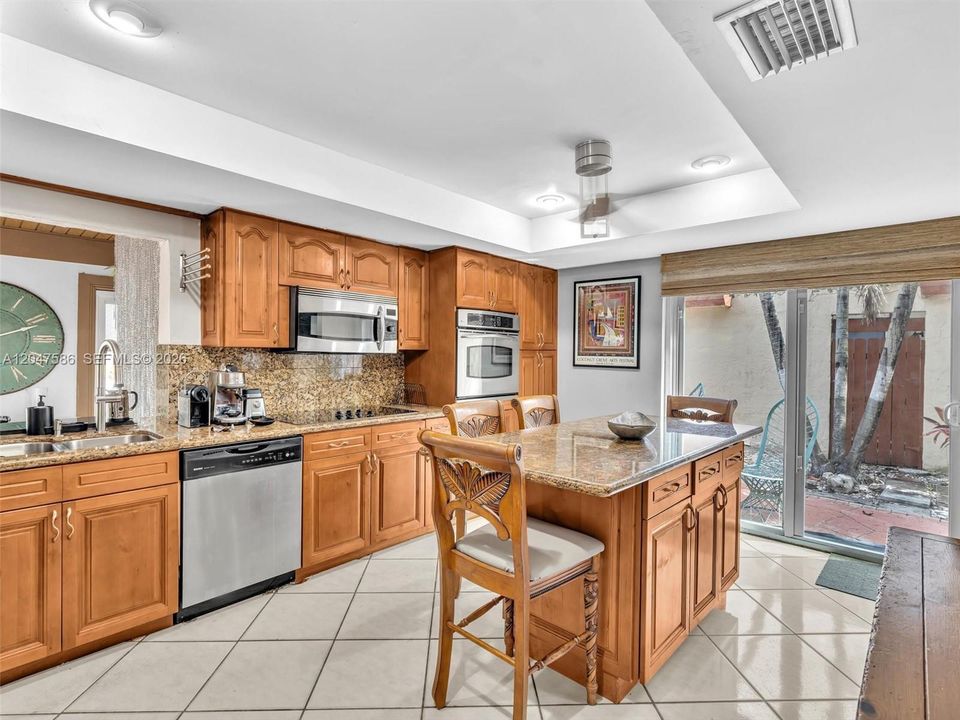 For Sale: $620,000 (2 beds, 3 baths, 1562 Square Feet)