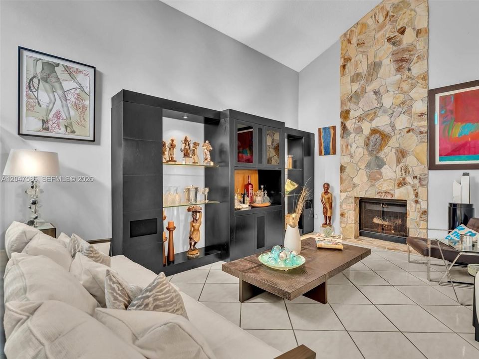 For Sale: $620,000 (2 beds, 3 baths, 1562 Square Feet)