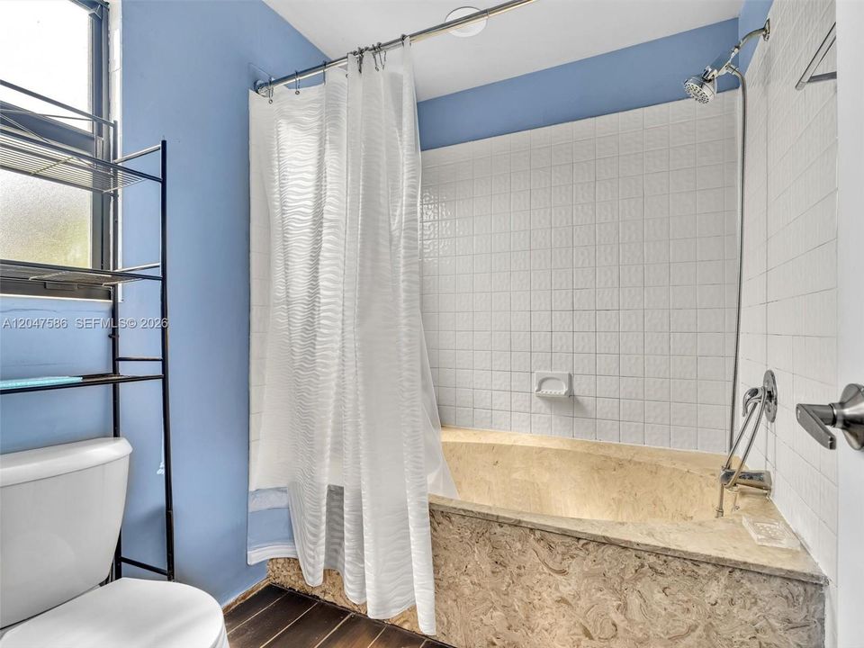 For Sale: $620,000 (2 beds, 3 baths, 1562 Square Feet)