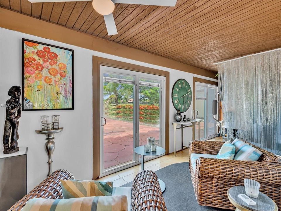 For Sale: $620,000 (2 beds, 3 baths, 1562 Square Feet)