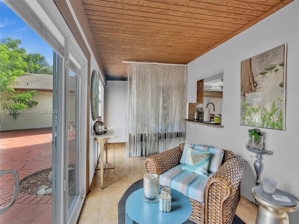 For Sale: $620,000 (2 beds, 3 baths, 1562 Square Feet)