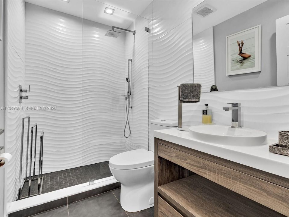 For Sale: $620,000 (2 beds, 3 baths, 1562 Square Feet)