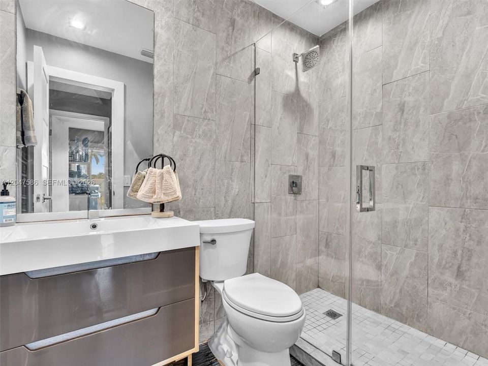 For Sale: $620,000 (2 beds, 3 baths, 1562 Square Feet)