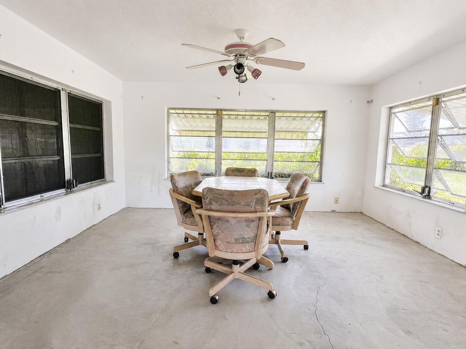 752 Oak St. Enclosed Porch Florida Room