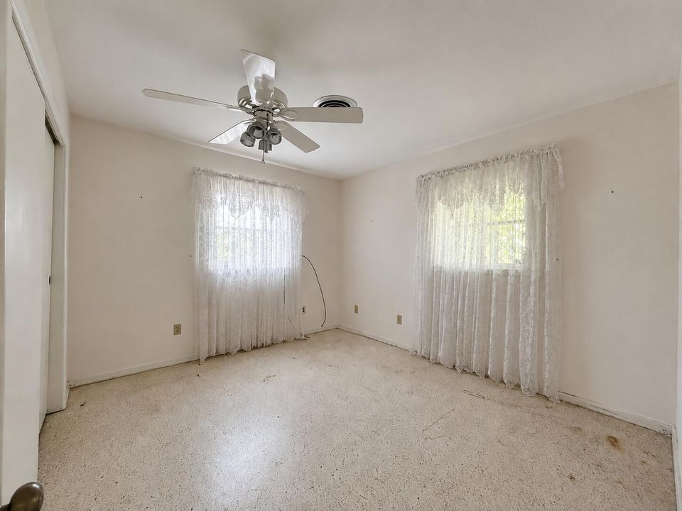 752 Oak St. Guest Bedroom