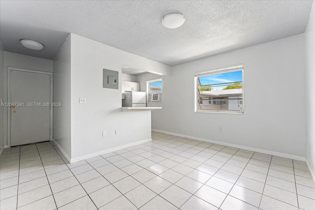 For Rent: $1,800 (1 beds, 1 baths, 650 Square Feet)