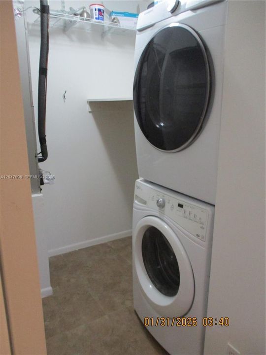 En Renta: $2,300 (2 camas, 2 baños, 1075 Pies cuadrados)