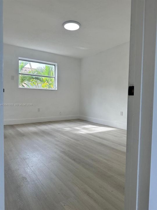 На продажу: $297,000 (1 спален, 1 ванн, 600 Квадратных фут)