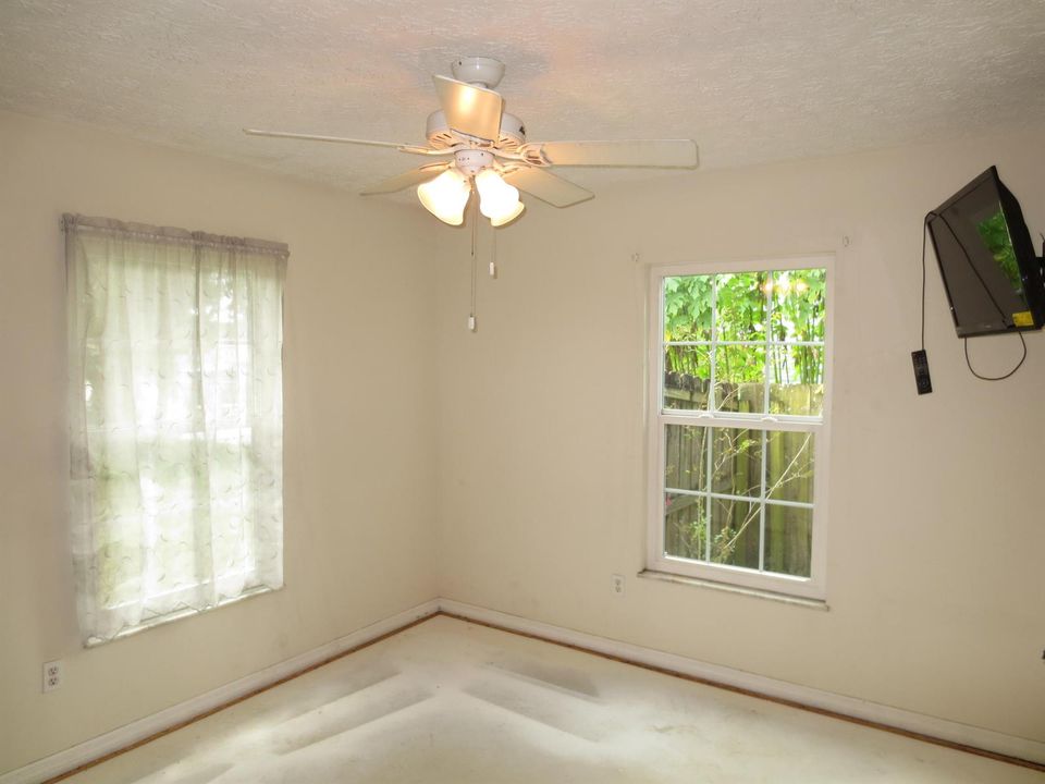 2nd bedroom 1