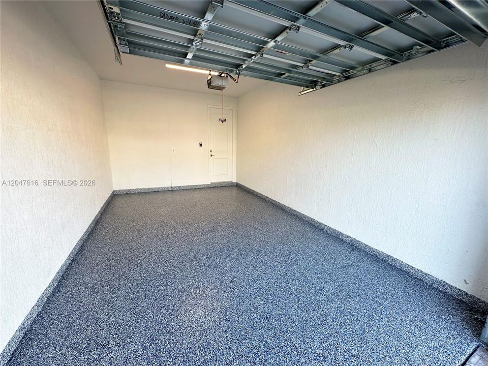 В аренду: $7,900 (5 спален, 4 ванн, 3888 Квадратных фут)