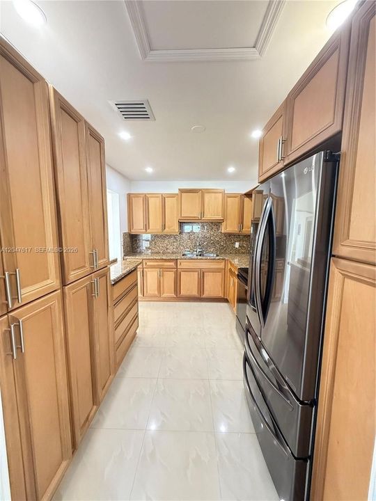 В аренду: $3,300 (3 спален, 1 ванн, 1732 Квадратных фут)