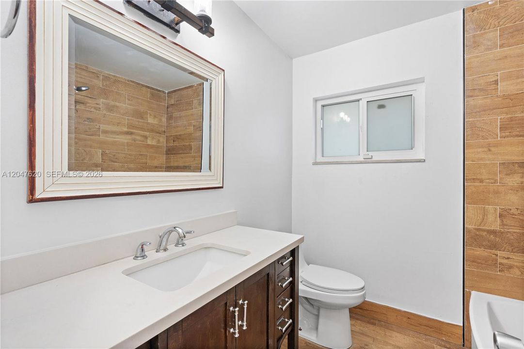 Activo con contrato: $625,000 (4 camas, 2 baños, 1730 Pies cuadrados)