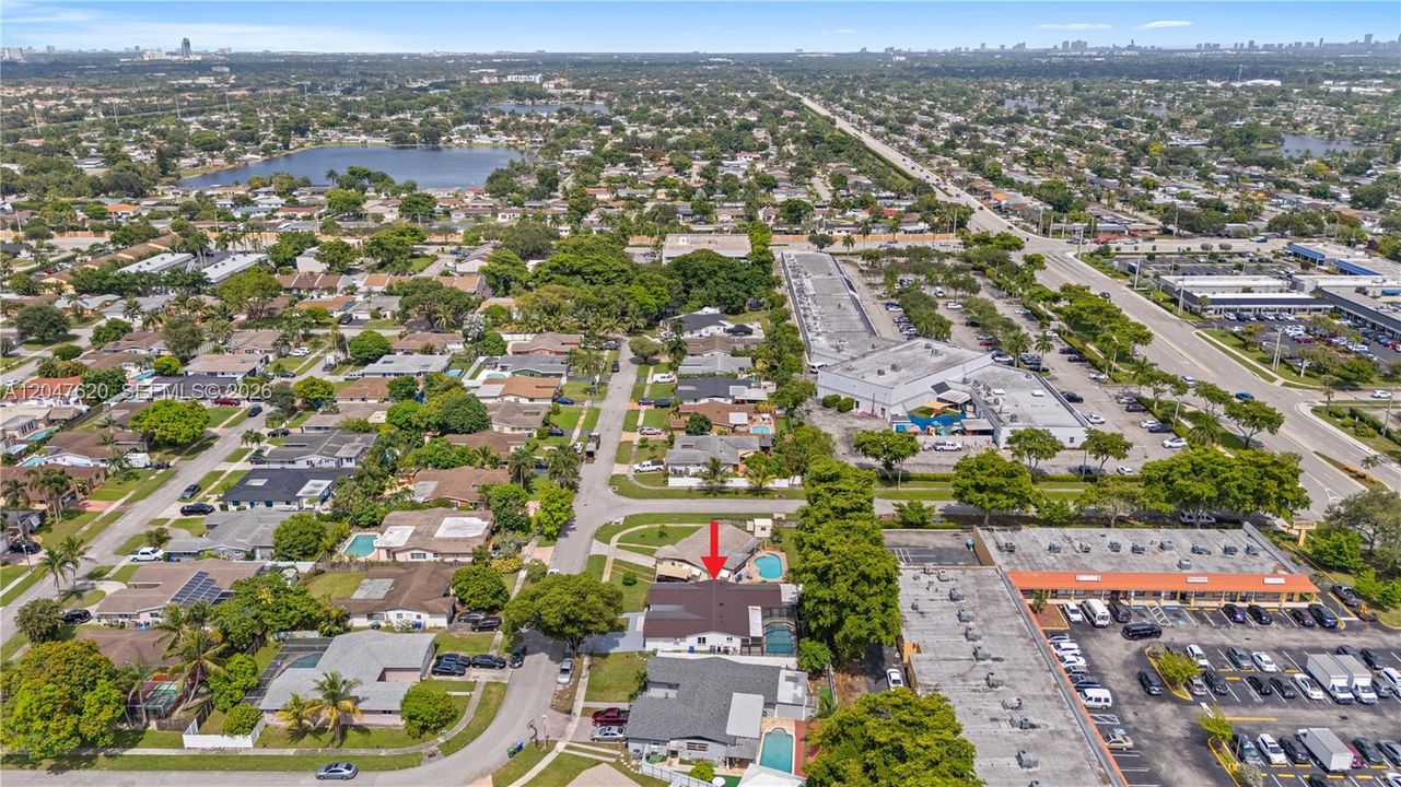 Activo con contrato: $625,000 (4 camas, 2 baños, 1730 Pies cuadrados)