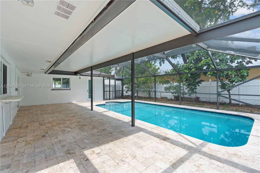 Activo con contrato: $625,000 (4 camas, 2 baños, 1730 Pies cuadrados)