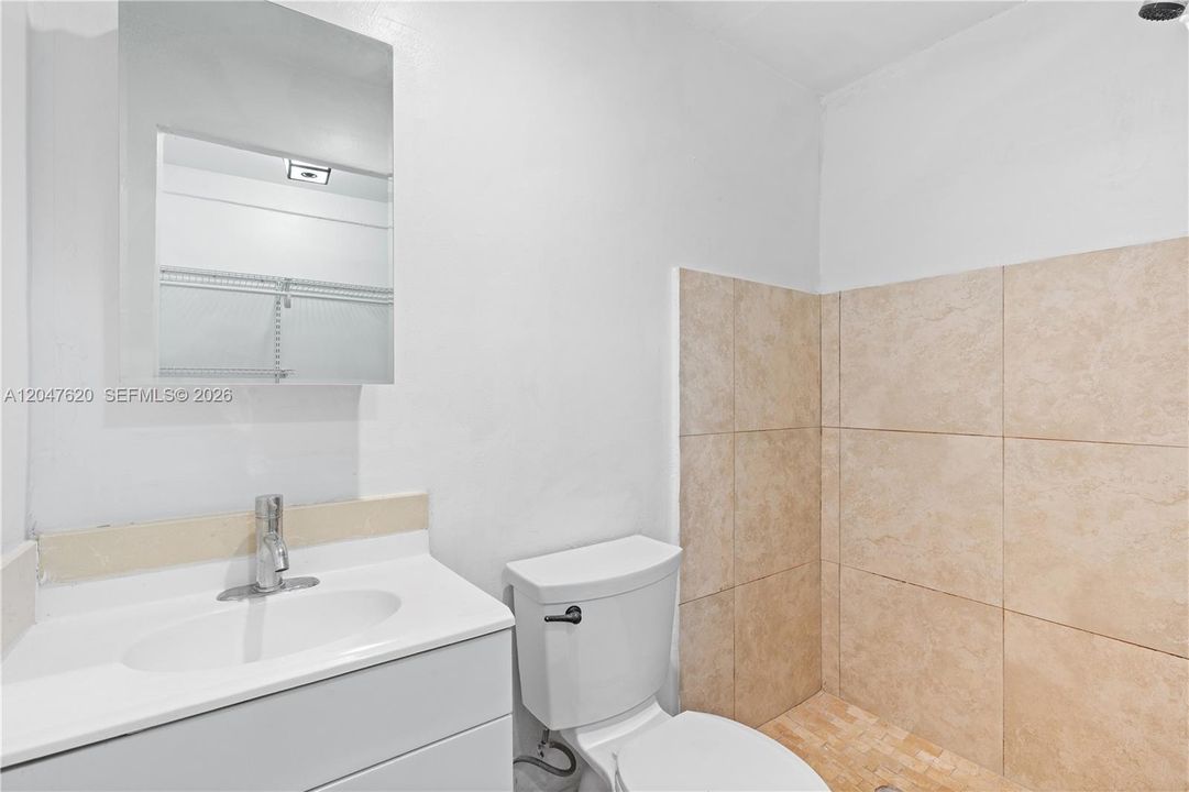 Activo con contrato: $625,000 (4 camas, 2 baños, 1730 Pies cuadrados)