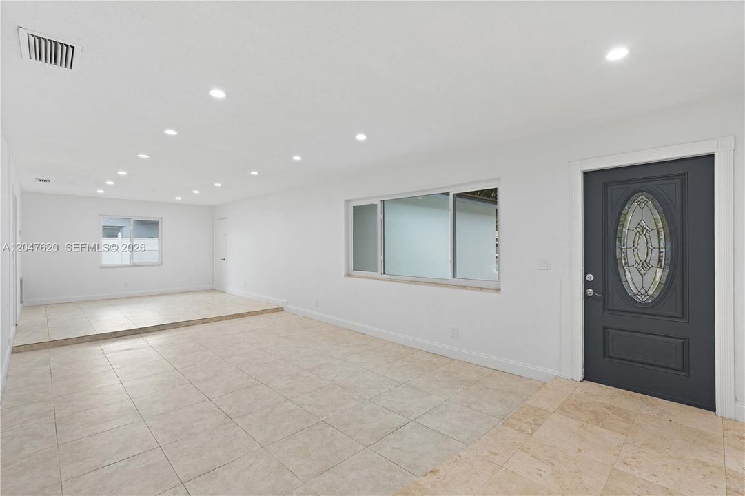 Activo con contrato: $625,000 (4 camas, 2 baños, 1730 Pies cuadrados)