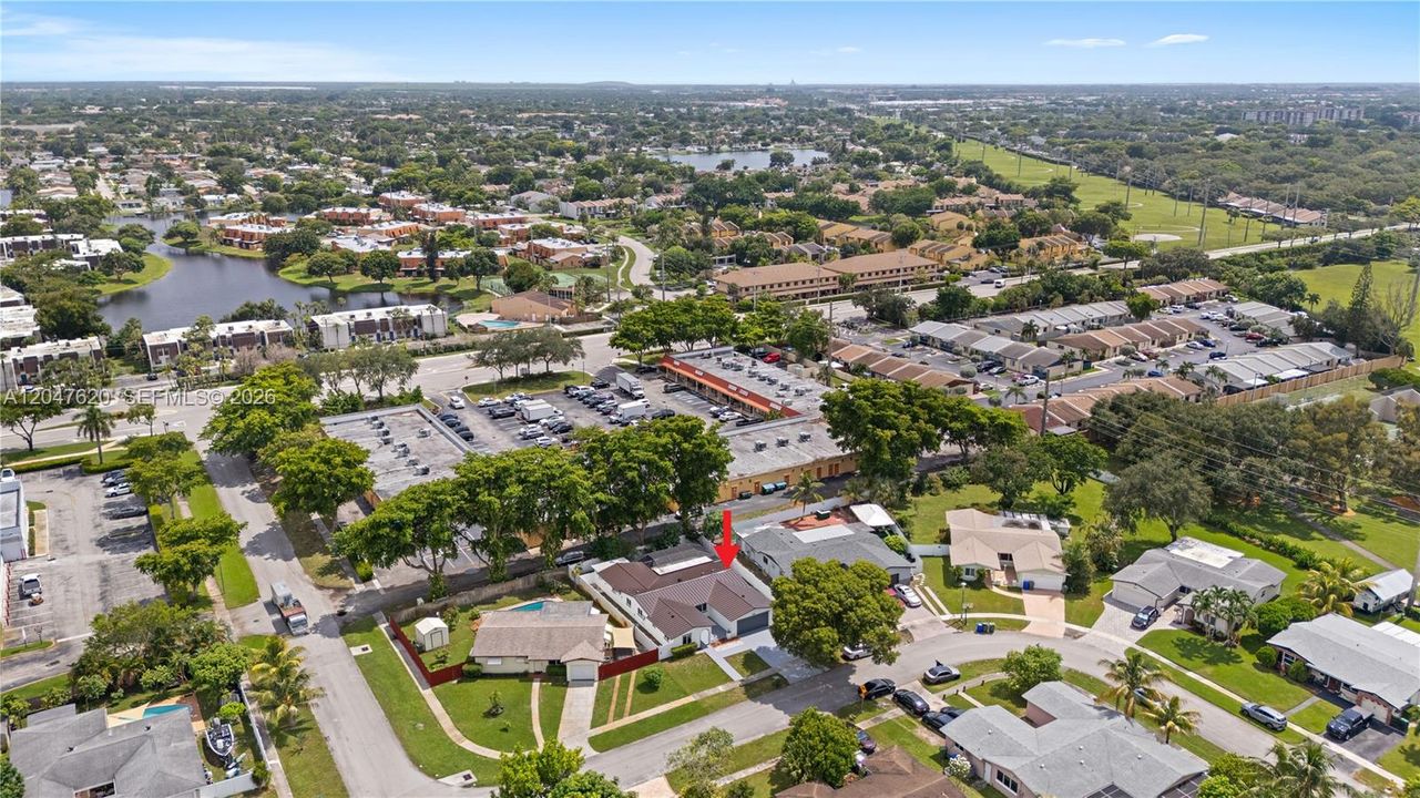 Activo con contrato: $625,000 (4 camas, 2 baños, 1730 Pies cuadrados)