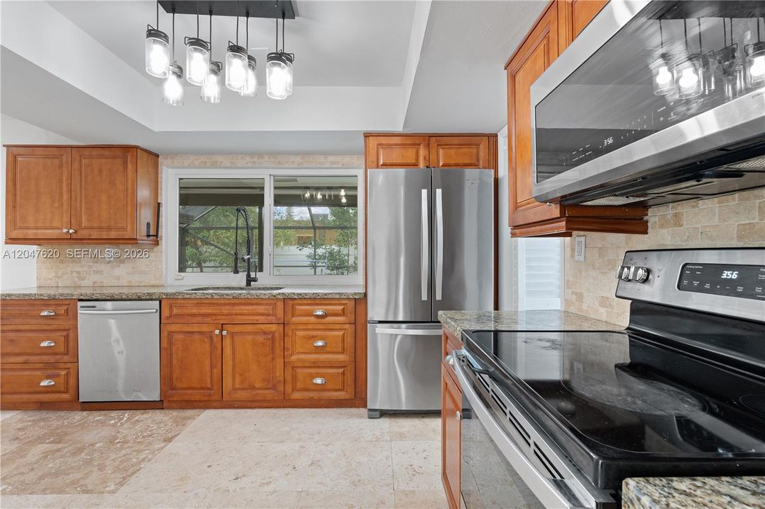 Activo con contrato: $625,000 (4 camas, 2 baños, 1730 Pies cuadrados)