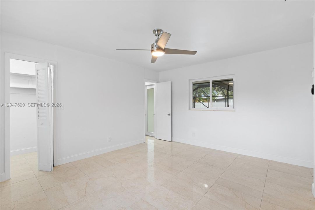 Activo con contrato: $625,000 (4 camas, 2 baños, 1730 Pies cuadrados)