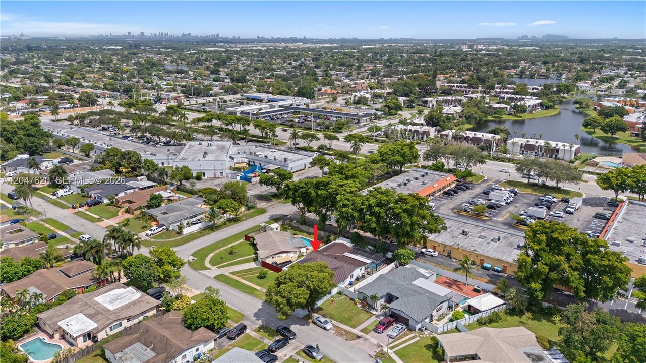 Activo con contrato: $625,000 (4 camas, 2 baños, 1730 Pies cuadrados)
