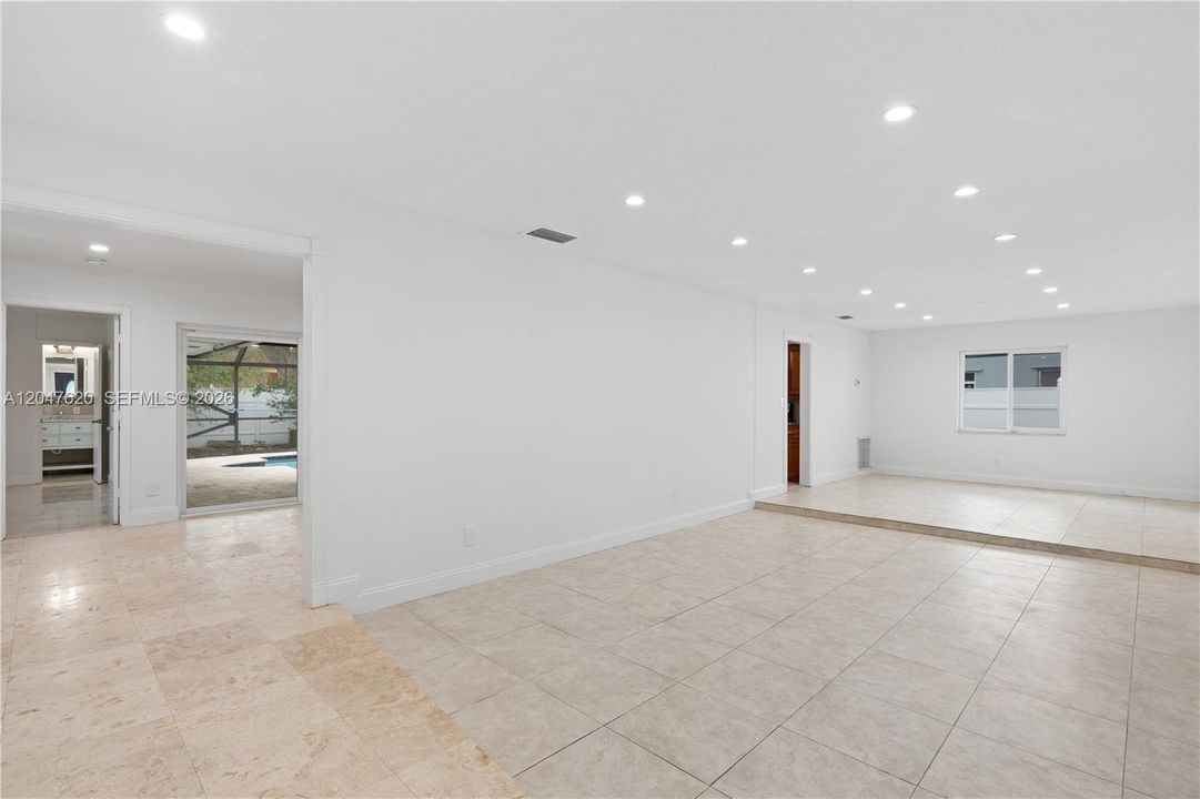 Activo con contrato: $625,000 (4 camas, 2 baños, 1730 Pies cuadrados)