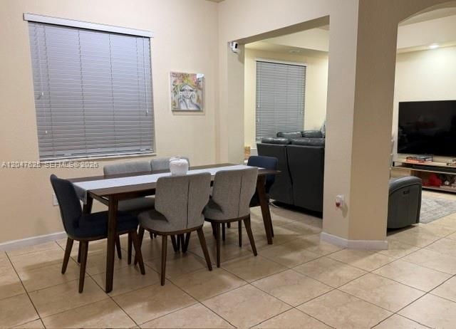 For Sale: $430,000 (3 beds, 2 baths, 1308 Square Feet)