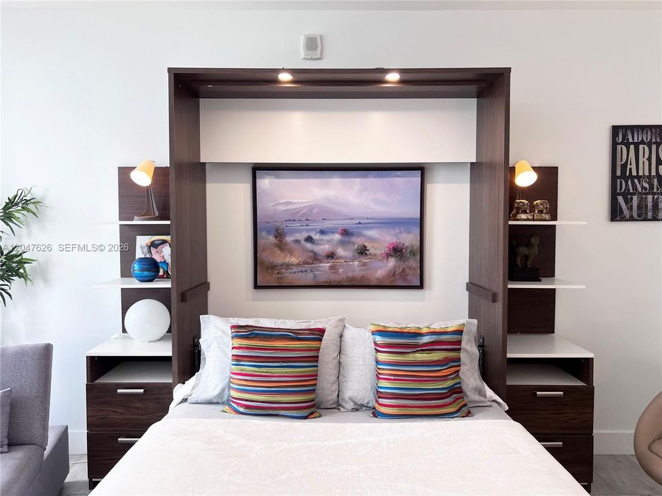 For Rent: $2,700 (0 beds, 1 baths, 355 Square Feet)
