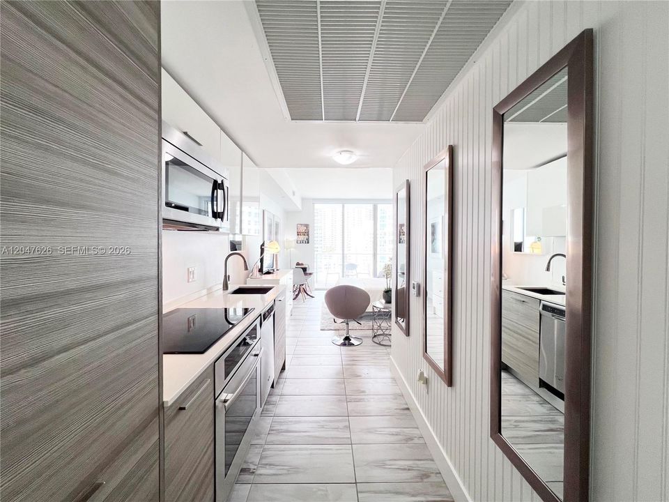 For Rent: $2,700 (0 beds, 1 baths, 355 Square Feet)