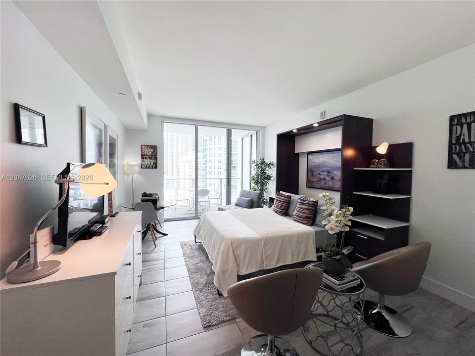 For Rent: $2,700 (0 beds, 1 baths, 355 Square Feet)
