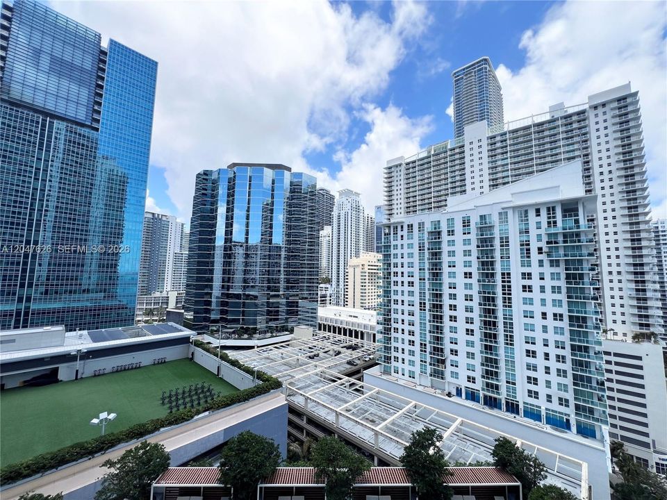 For Rent: $2,700 (0 beds, 1 baths, 355 Square Feet)