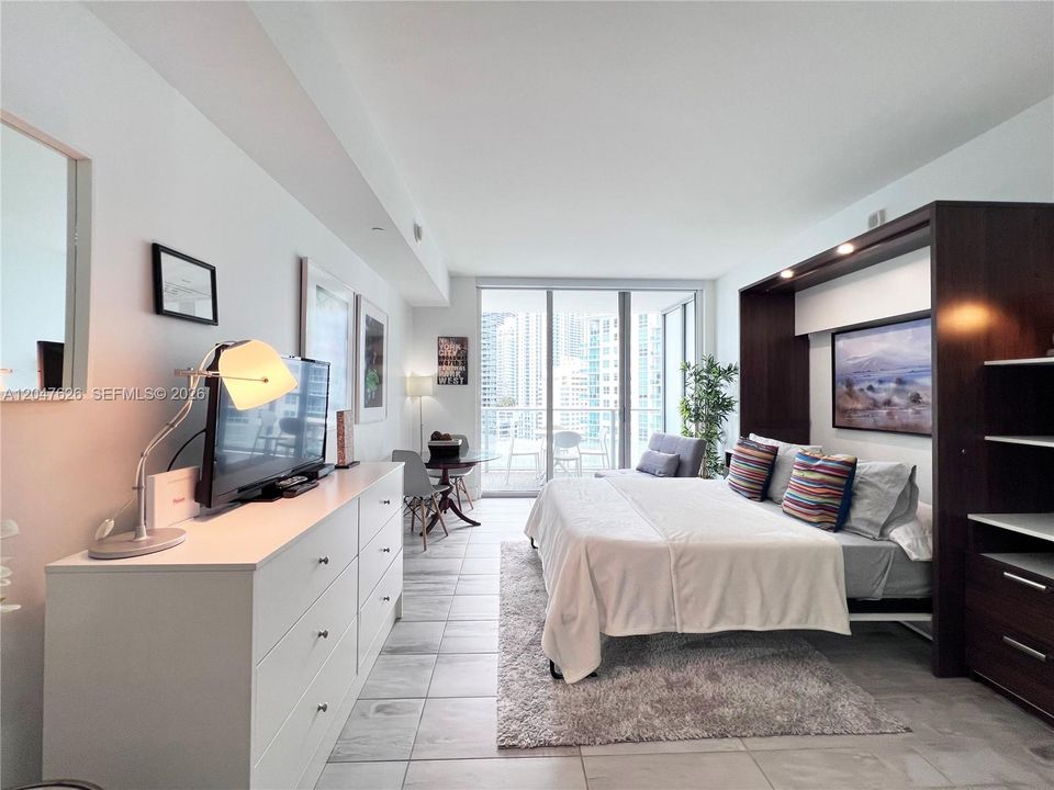 For Rent: $2,700 (0 beds, 1 baths, 355 Square Feet)