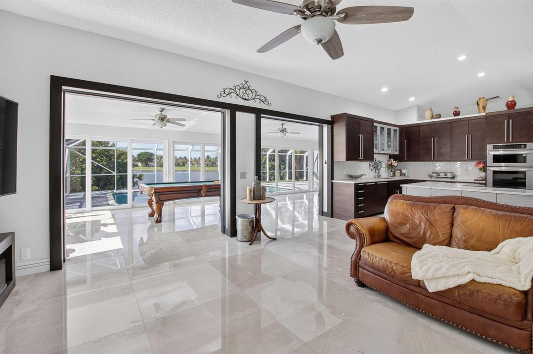 Flex living space pool & lake views