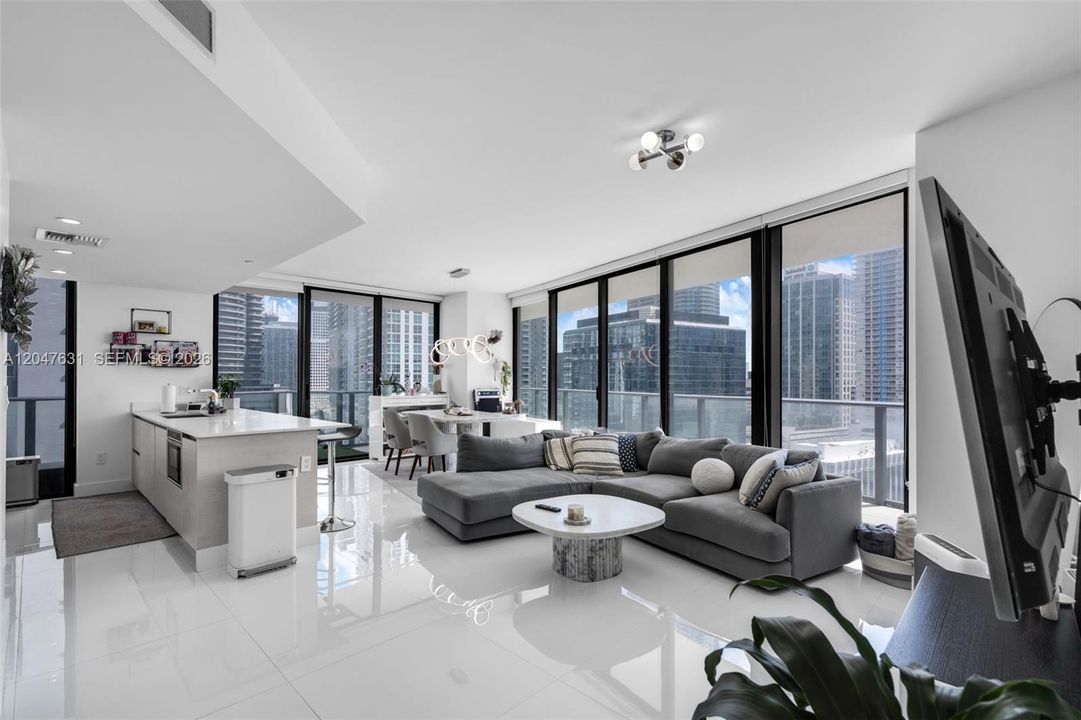 For Sale: $869,000 (2 beds, 2 baths, 1279 Square Feet)
