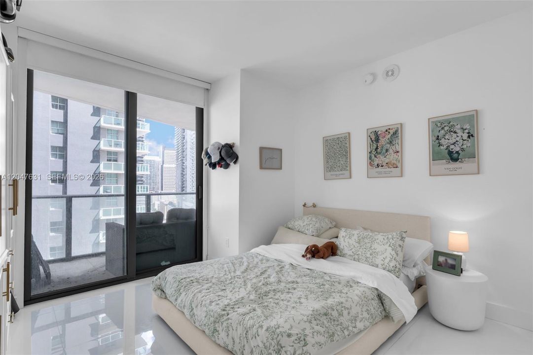 For Sale: $869,000 (2 beds, 2 baths, 1279 Square Feet)