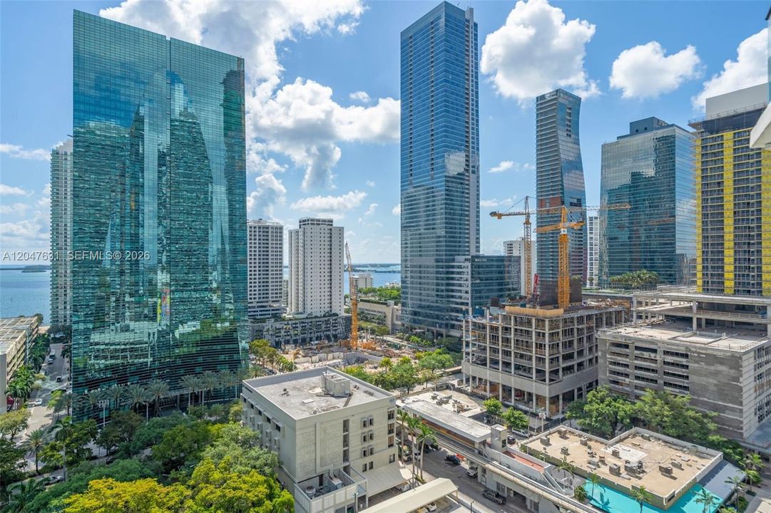 For Sale: $869,000 (2 beds, 2 baths, 1279 Square Feet)