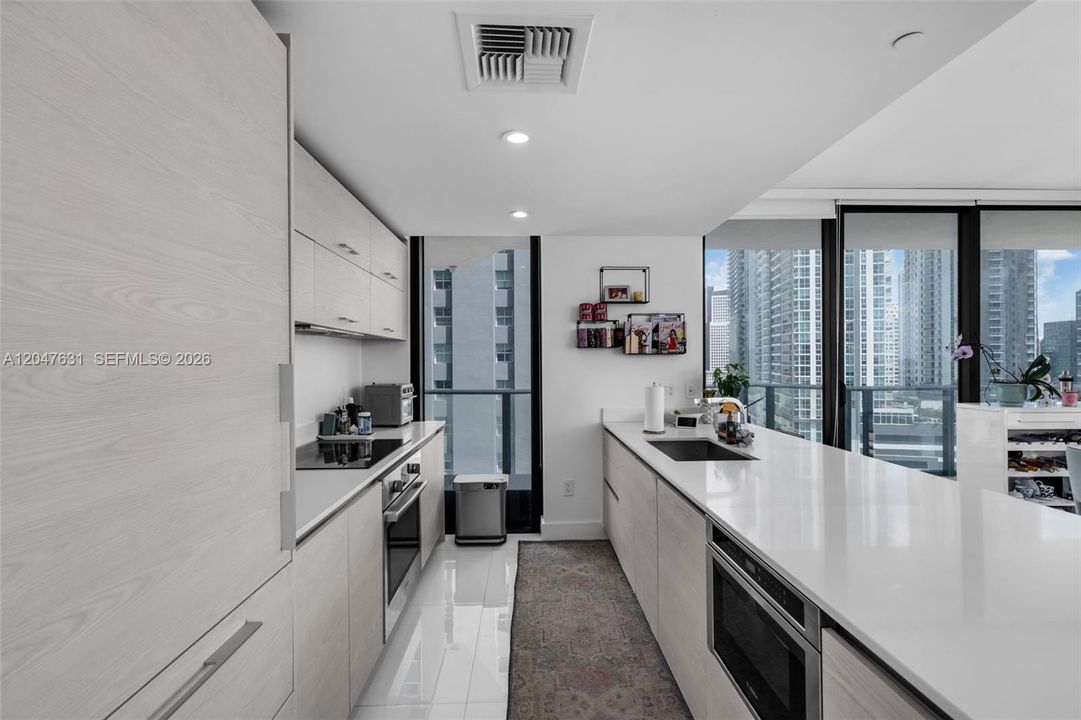 For Sale: $869,000 (2 beds, 2 baths, 1279 Square Feet)