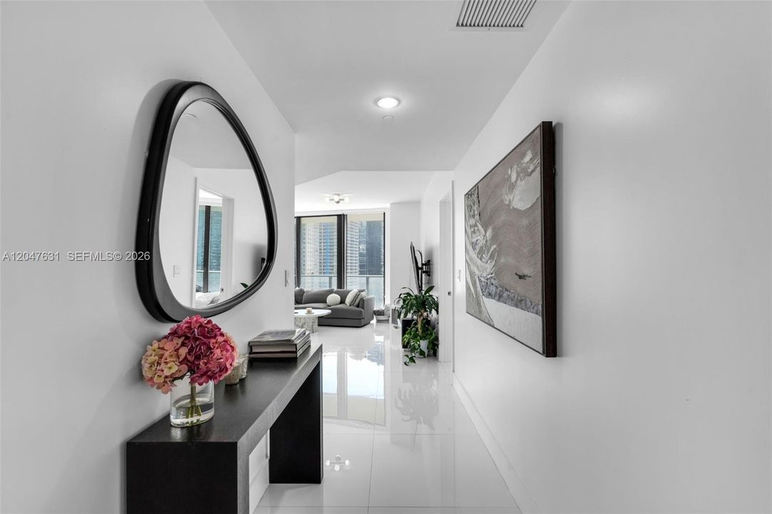 For Sale: $869,000 (2 beds, 2 baths, 1279 Square Feet)