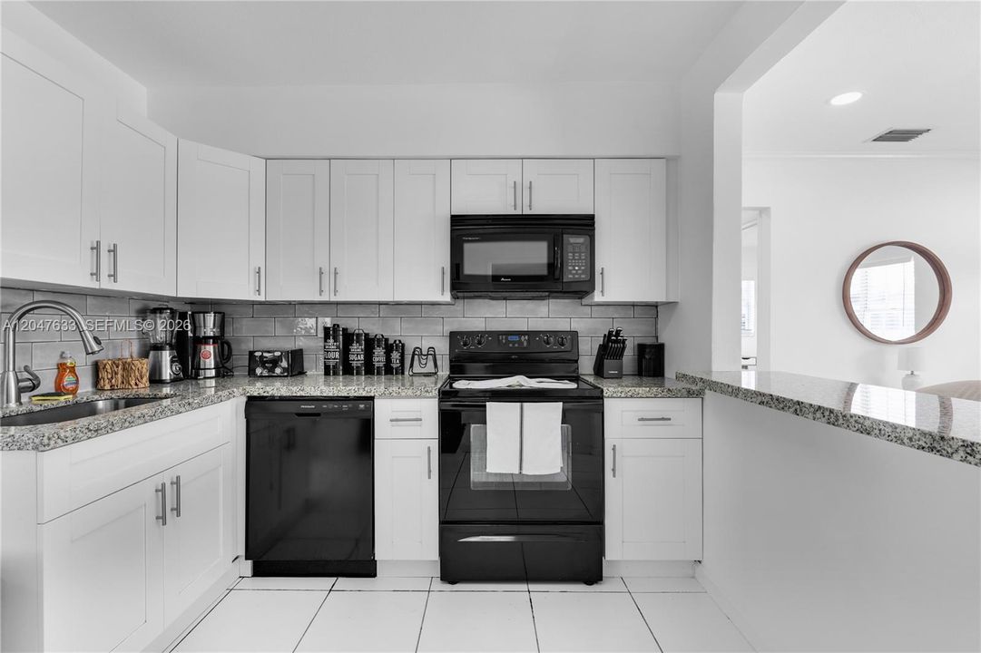 На продажу: $525,000 (4 спален, 2 ванн, 1390 Квадратных фут)