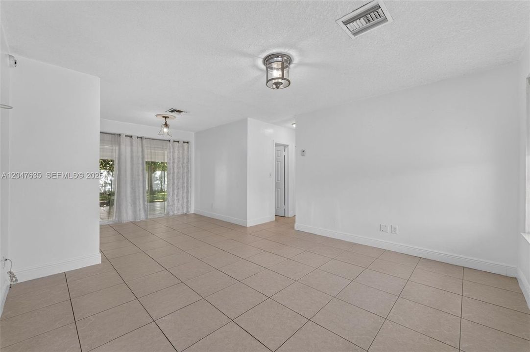 For Sale: $614,000 (3 beds, 2 baths, 1288 Square Feet)