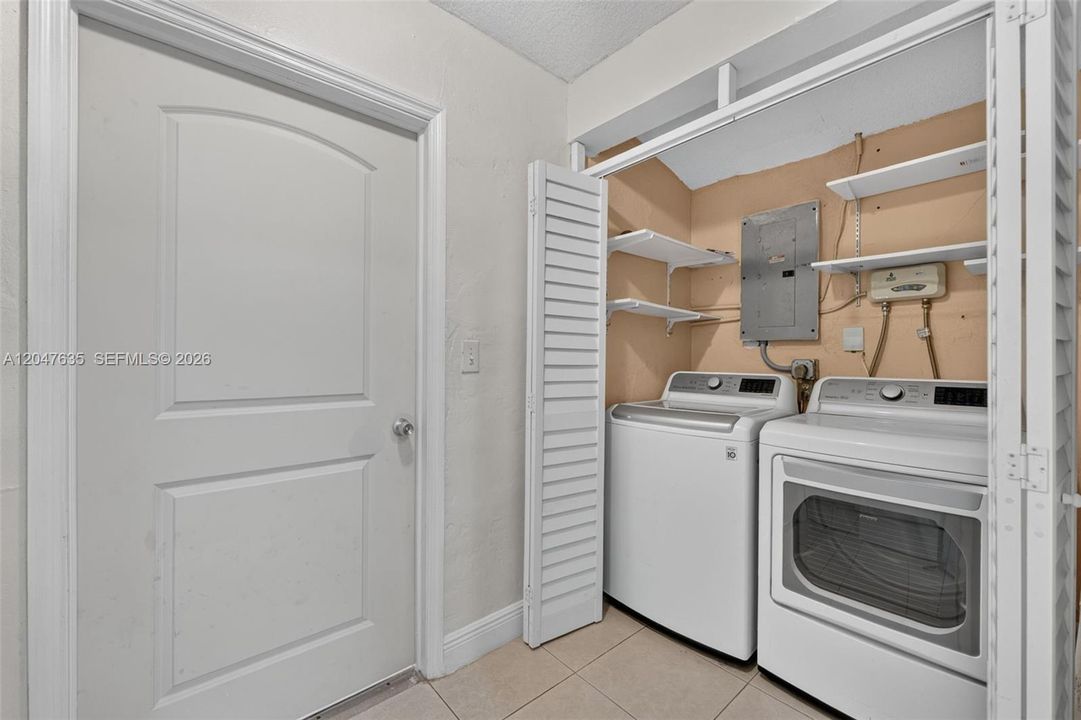 For Sale: $614,000 (3 beds, 2 baths, 1288 Square Feet)