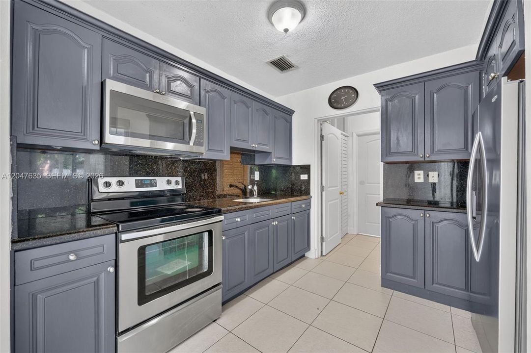 For Sale: $614,000 (3 beds, 2 baths, 1288 Square Feet)