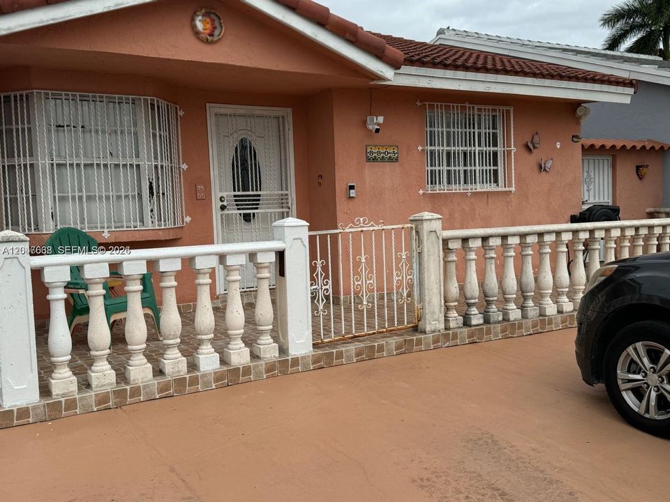 For Sale: $529,900 (3 beds, 2 baths, 1438 Square Feet)